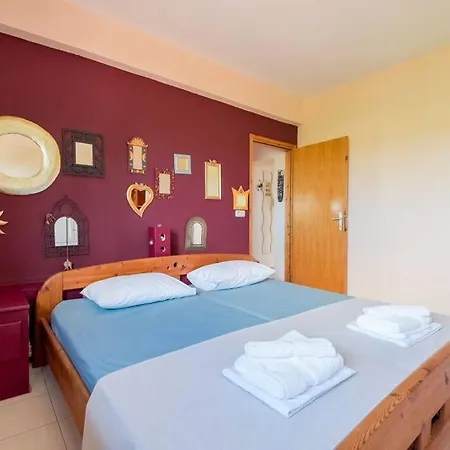 Big House With A Huge Garden And Barbecue Area! Holiday home Flogita