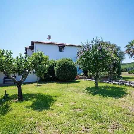 Big House With A Huge Garden And Barbecue Area! Feriehus Flogita
