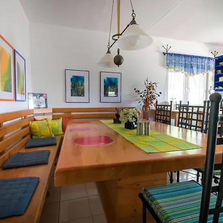 Big House With A Huge Garden And Barbecue Area! Flogita