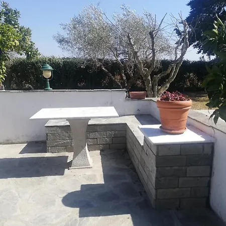 Big House With A Huge Garden And Barbecue Area! Flogita