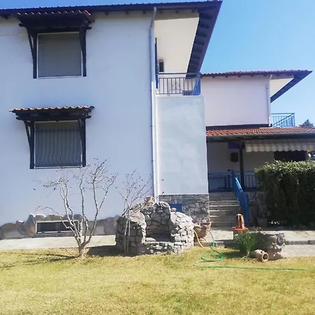 Holiday home Big House With A Huge Garden And Barbecue Area! *