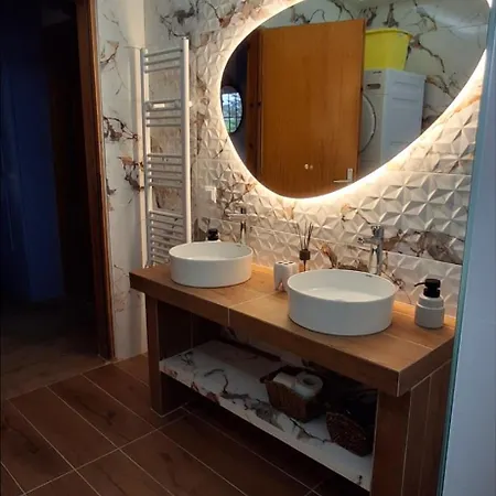 Big House With A Huge Garden And Barbecue Area! Feriehus