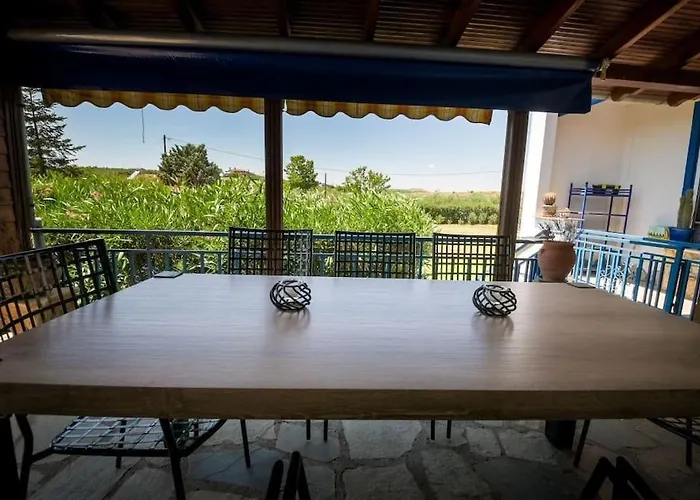 Big House With A Huge Garden And Barbecue Area!