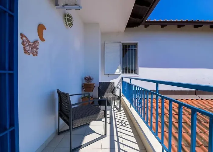 度假居 Big House With A Huge Garden And Barbecue Area!