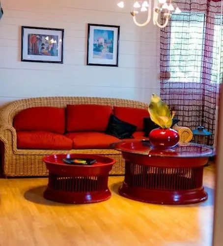 Big House With A Huge Garden And Barbecue Area! 度假居 弗洛伊塔