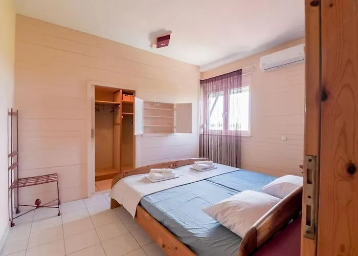 度假居 Big House With A Huge Garden And Barbecue Area! 弗洛伊塔